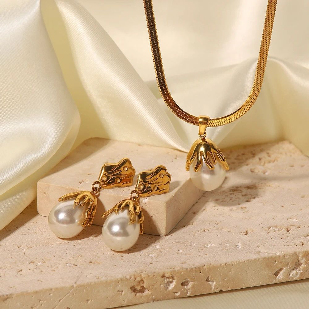 Baroque Pearl Earrings