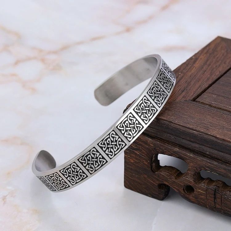 Ornamental design men Bracelet