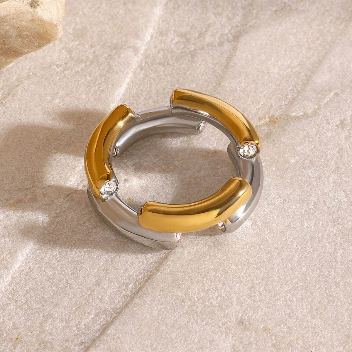 Dual-Hue Crystal Ring