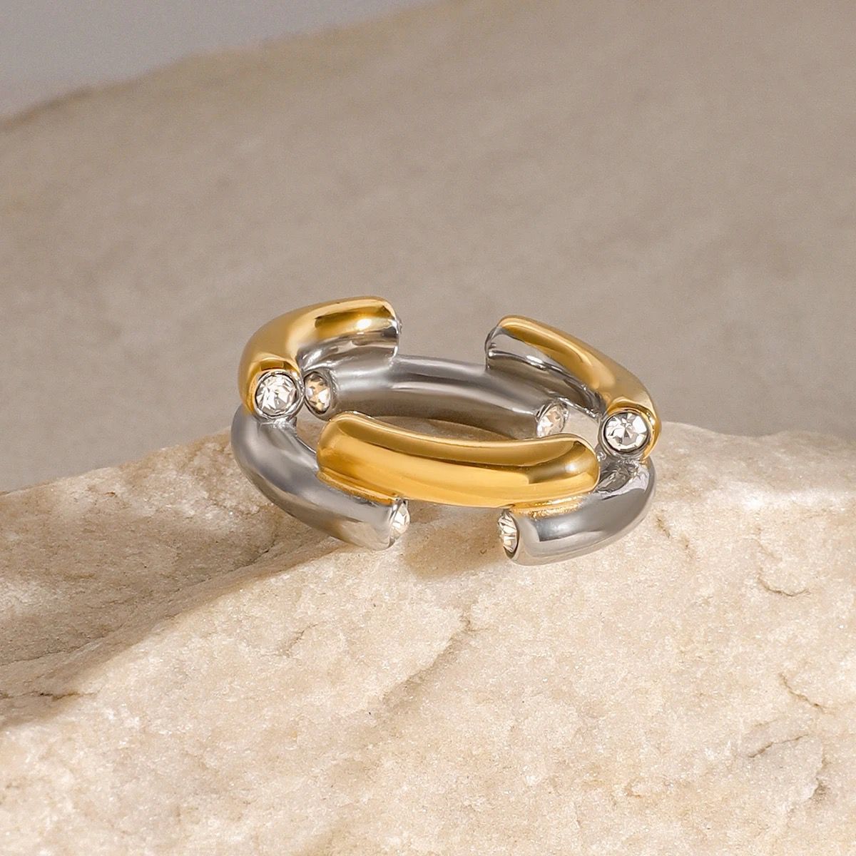Dual-Hue Crystal Ring