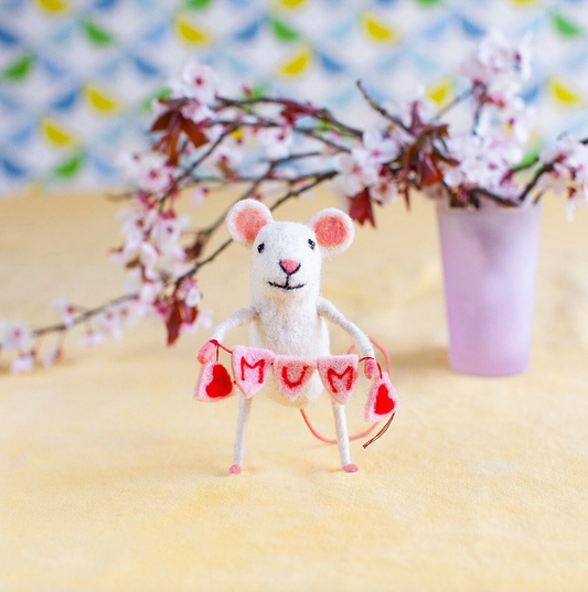 Mouse with Mum Bunting