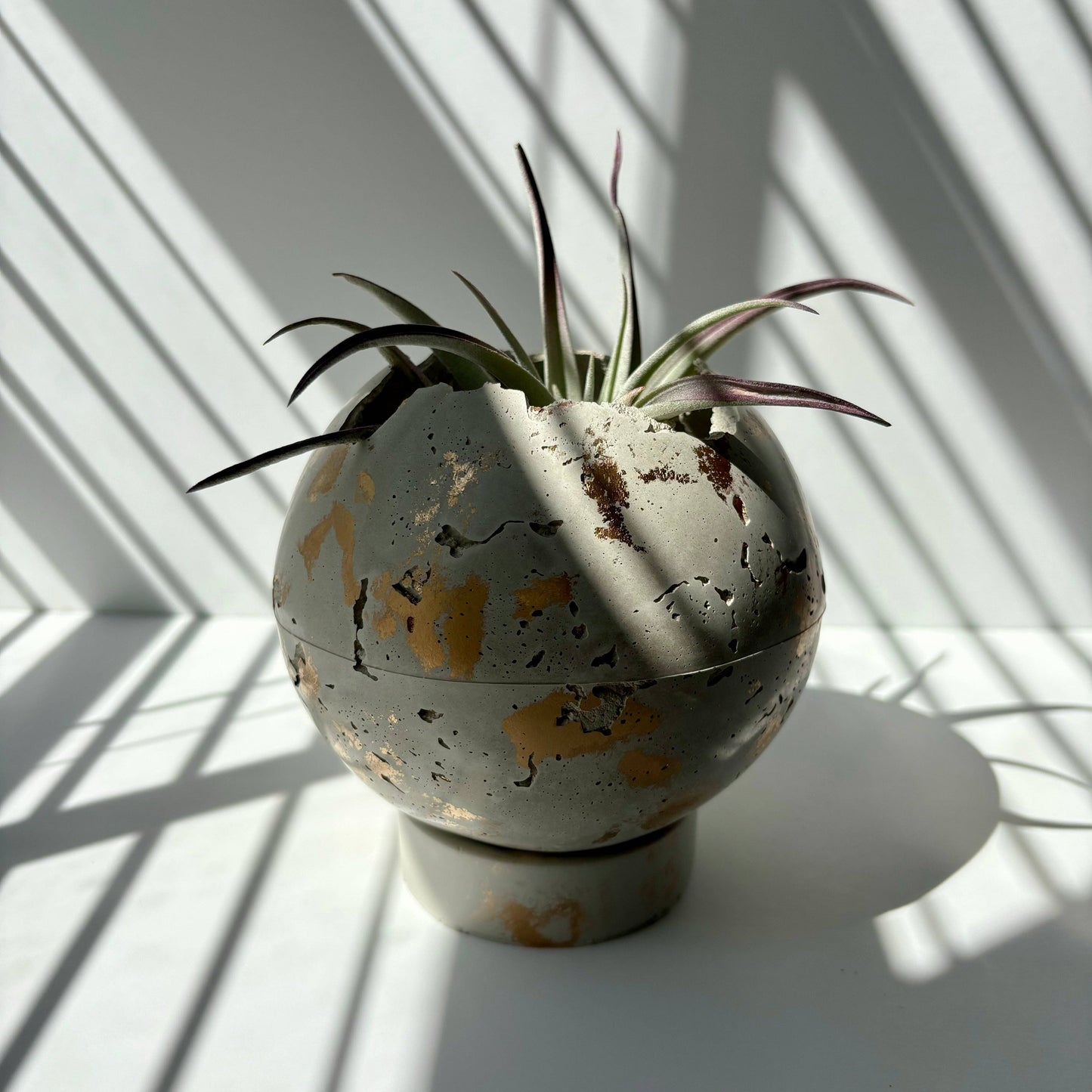 Moon Planter Pot 5” | Sphere Concrete Planter | Ball Planter: Light Gray & Gold / Hole