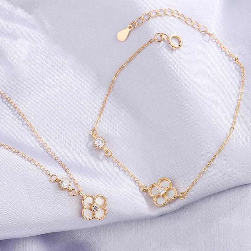 Clover Bracelet