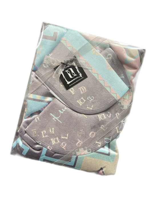 Armenian Alphabet Baby set Blanket, Bib and Burp cloth - Lusanet Collective