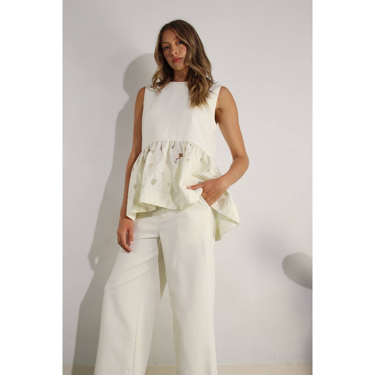 CROCHET LACE RUFFLE TOP AND PANTS SET: OFF WHITE