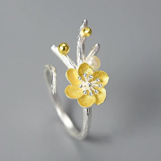 Flower Ring with Pearl
