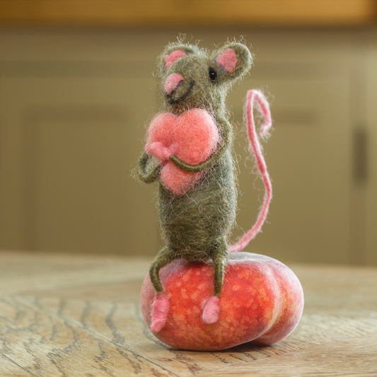 Sitting Hugging Heart Mouse