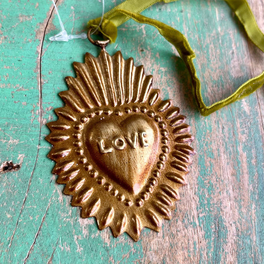 Love Tin Sacred Hearts: Small