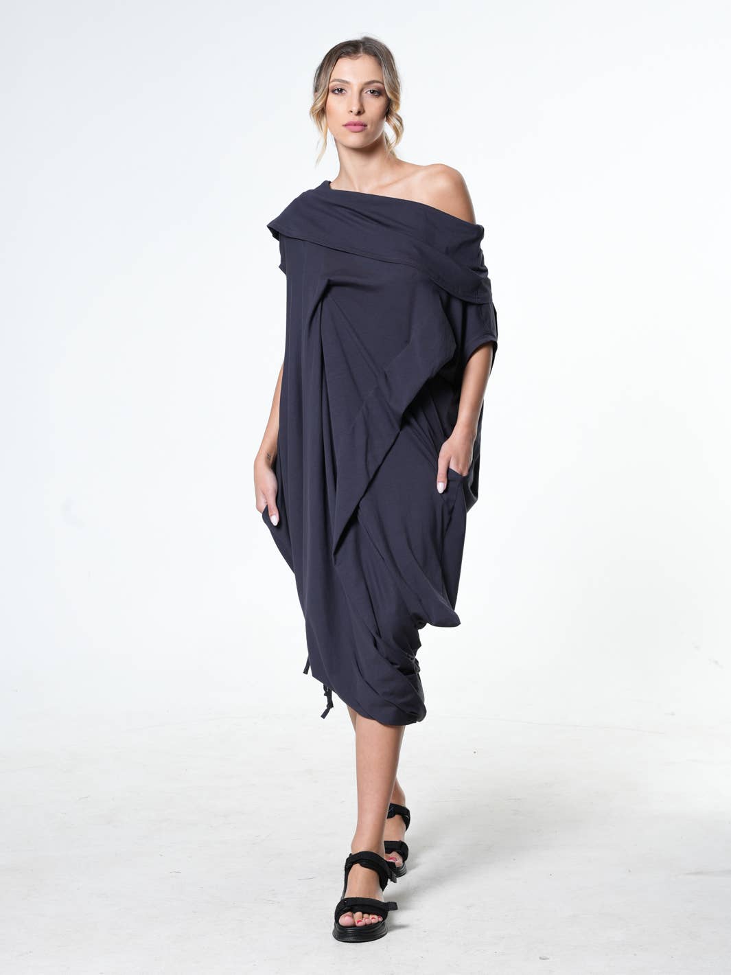 Oversize Cotton Kaftan Dress In Beige: Dark grey / L-XL-XXL