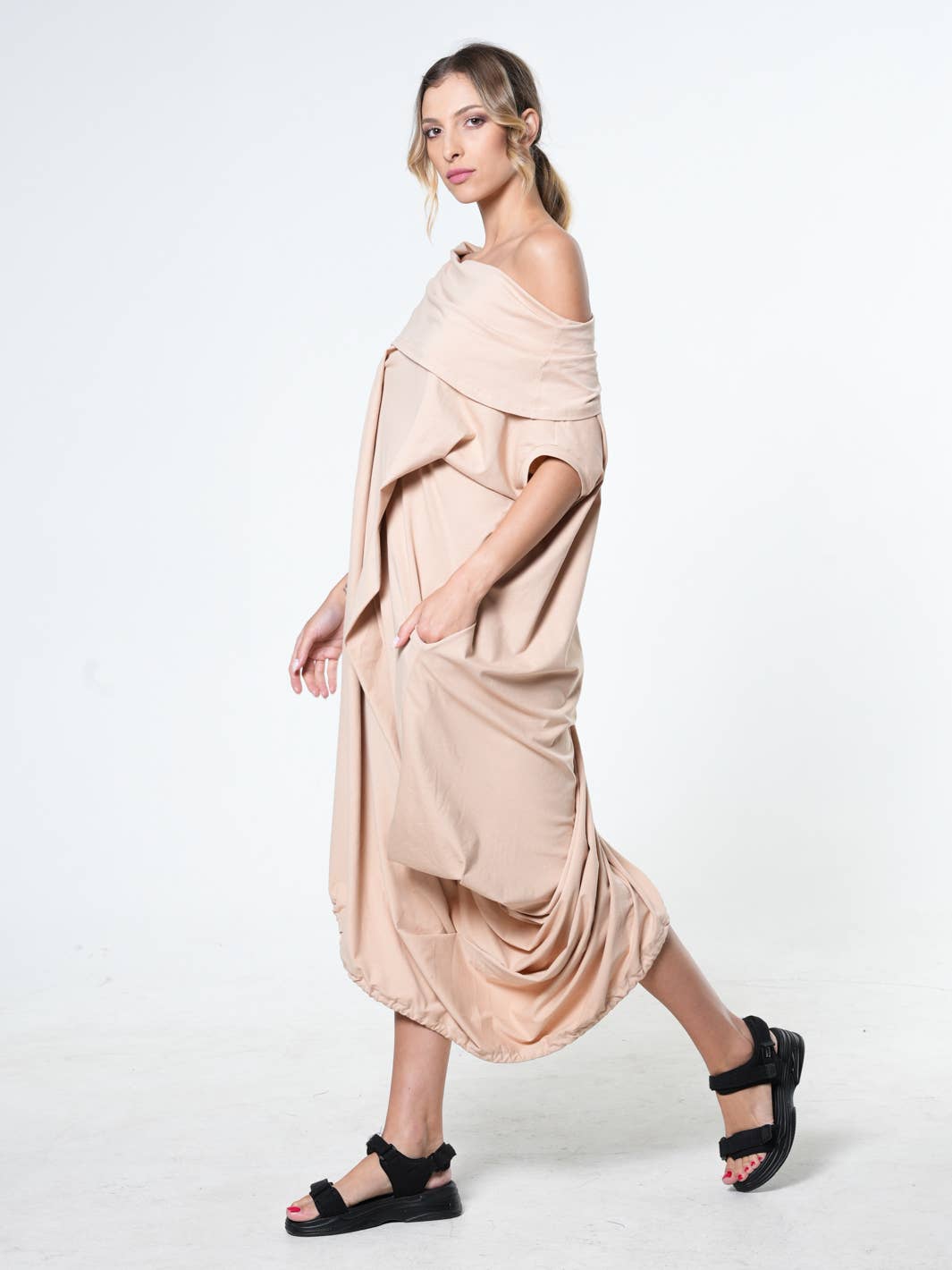 Oversize Cotton Kaftan Dress In Beige: Dark grey / L-XL-XXL