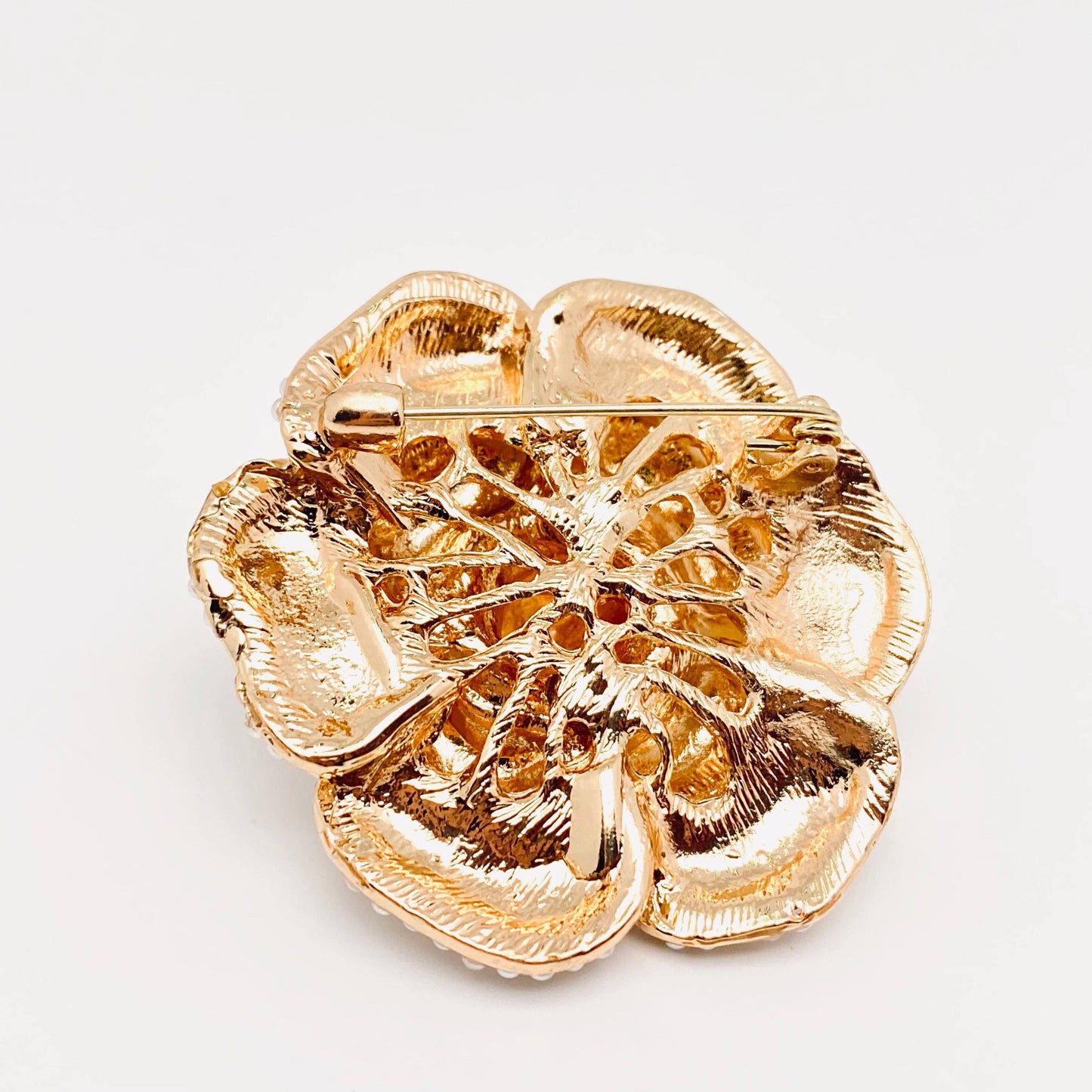 Camellia Pearl Enamel Brooch Cloth Pin: White