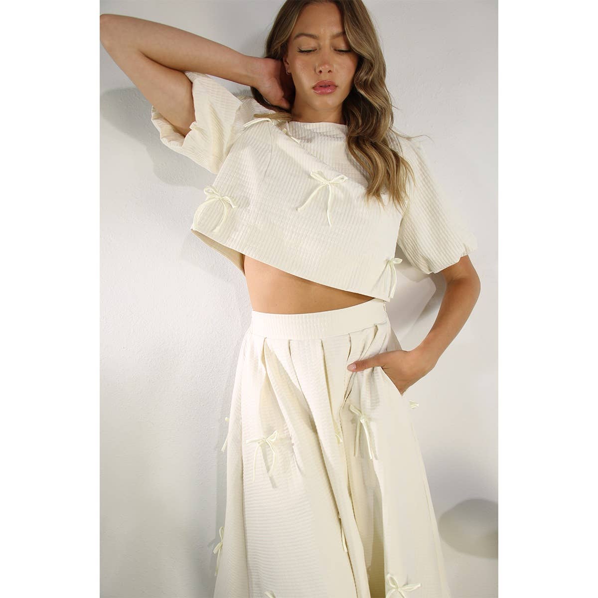 BOW EMBLLISHED TEXTURED TOP AND SKIRTS SET: OFF WHITE