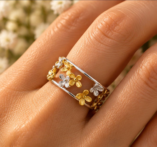Two tone flower ring