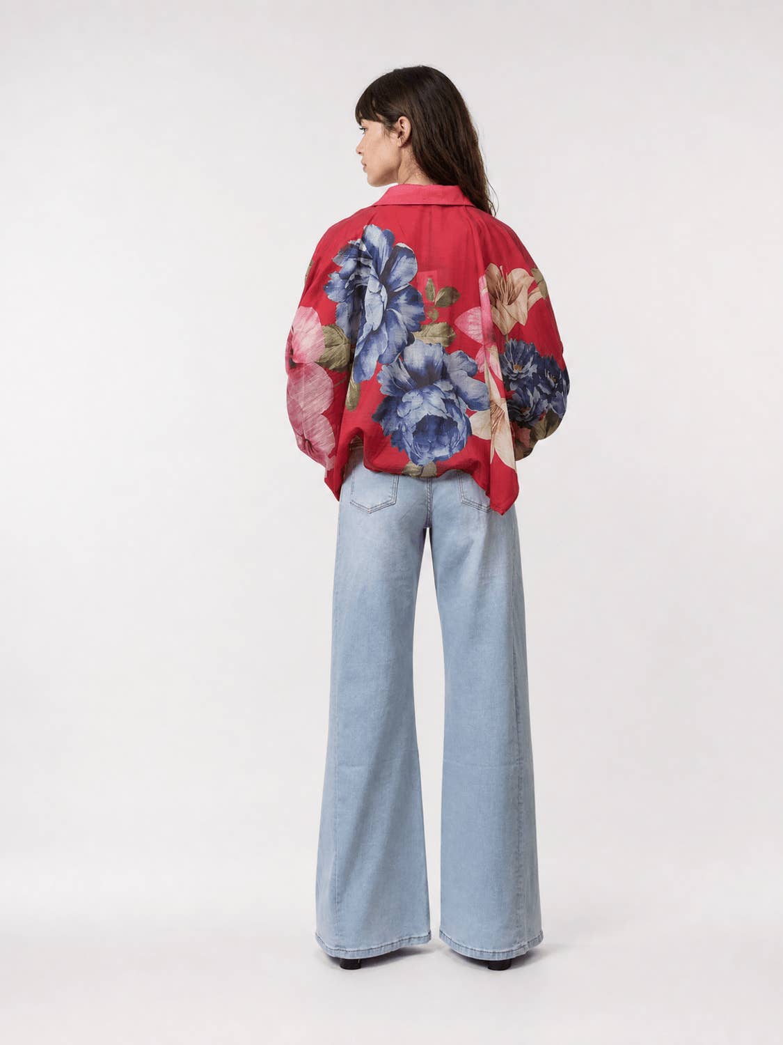 Floral printed blouse with detailed neckline : Pink