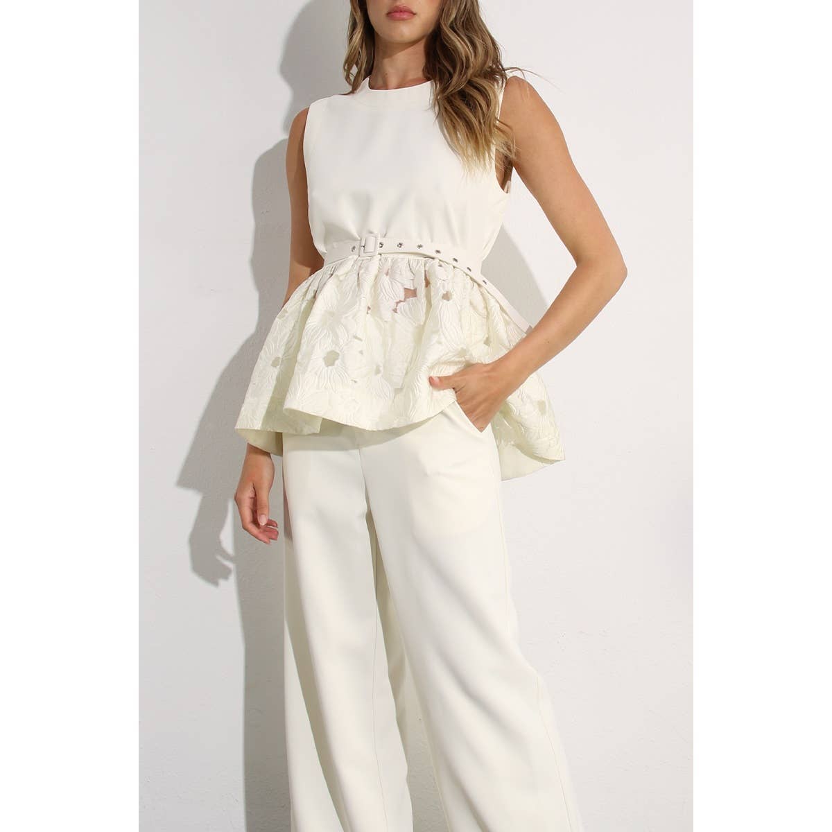 CROCHET LACE RUFFLE TOP AND PANTS SET: OFF WHITE