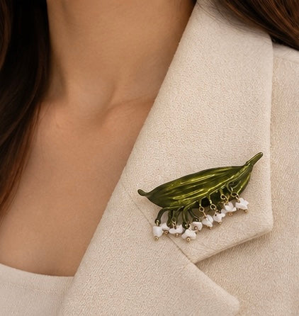 Dangle pearl Leaf Brooch