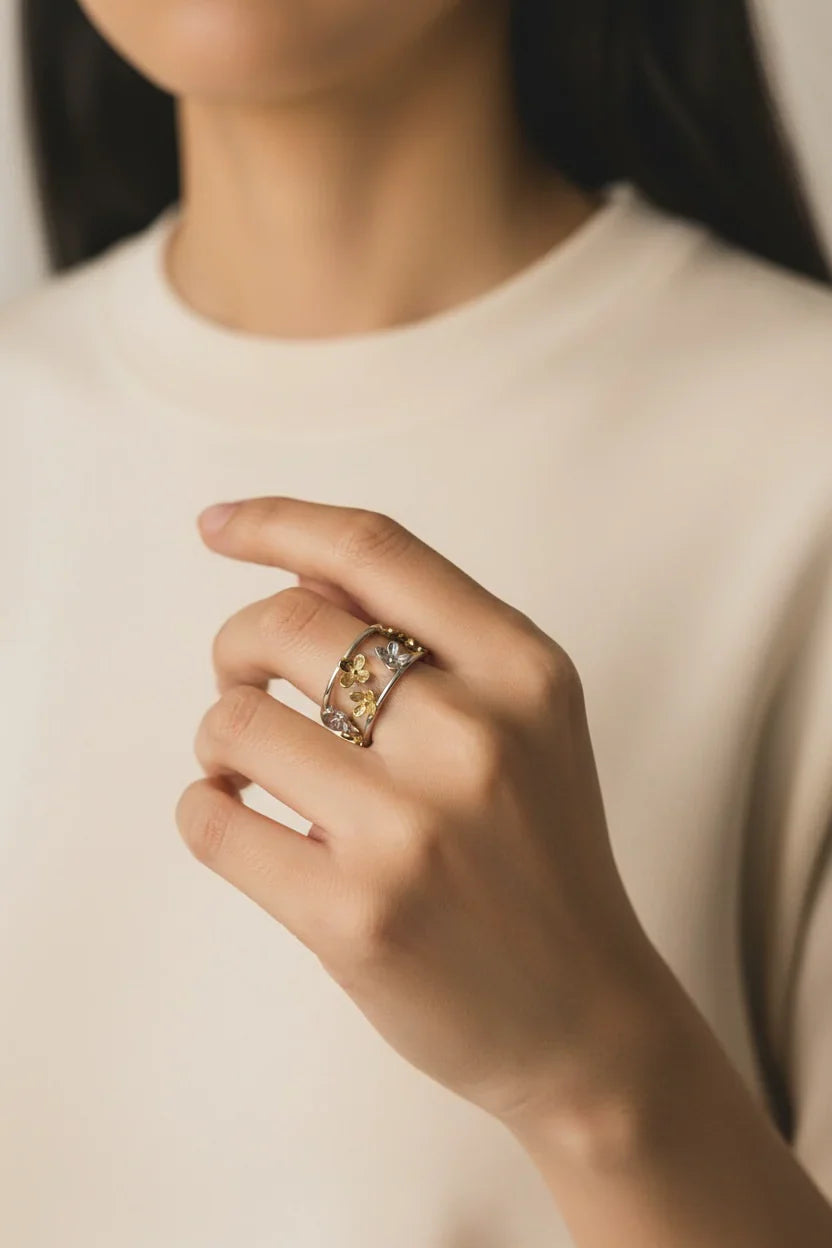 Two tone flower ring
