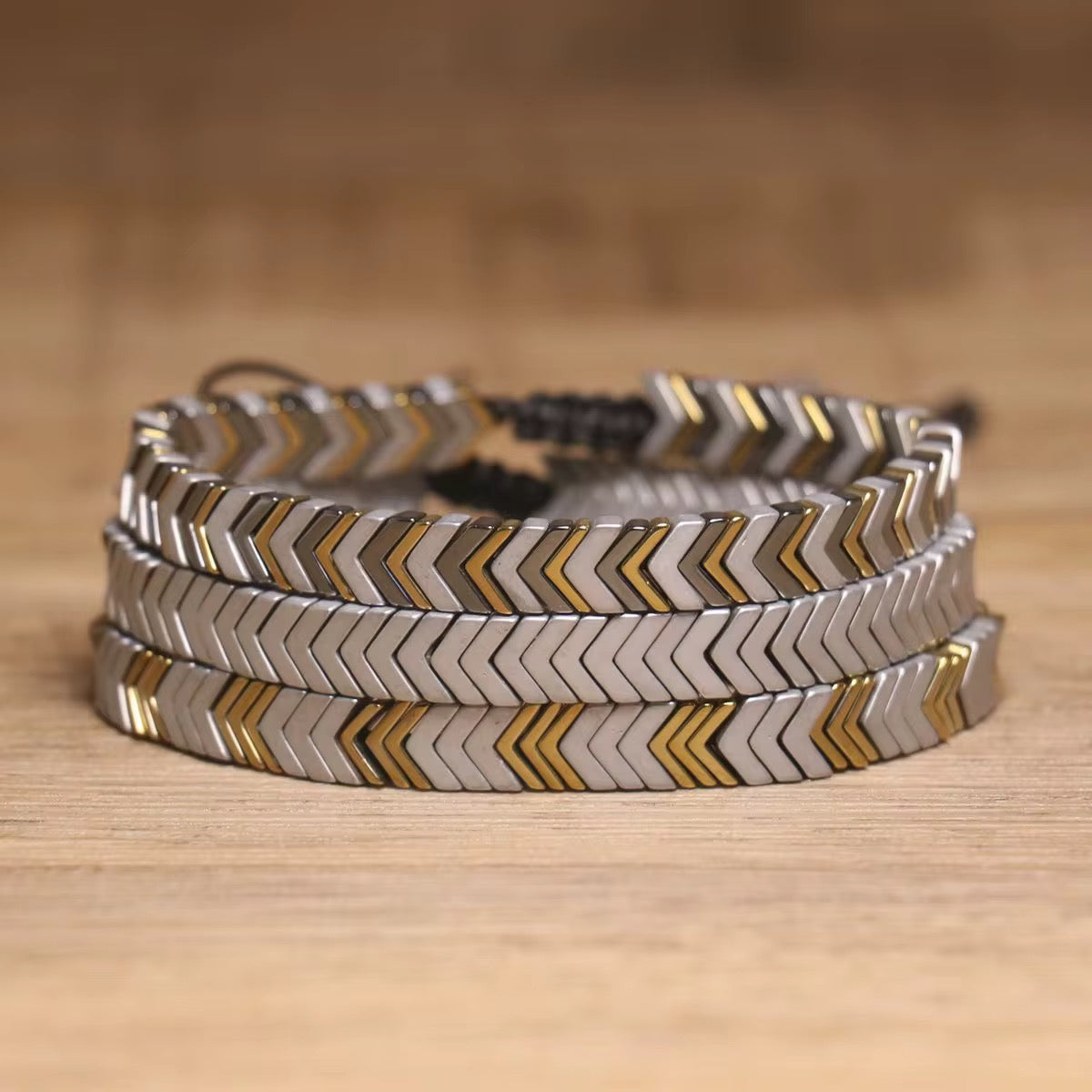 Mens metal arrow bracelet