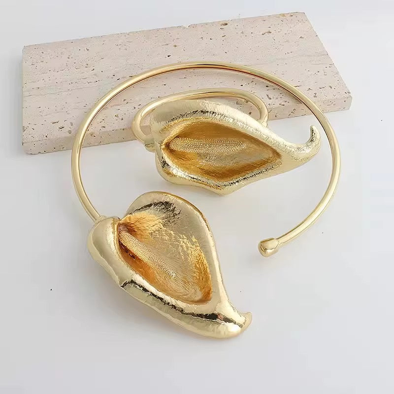 Sculptural Calla Lily Statement Cuff Bracelet – Gold & Silver