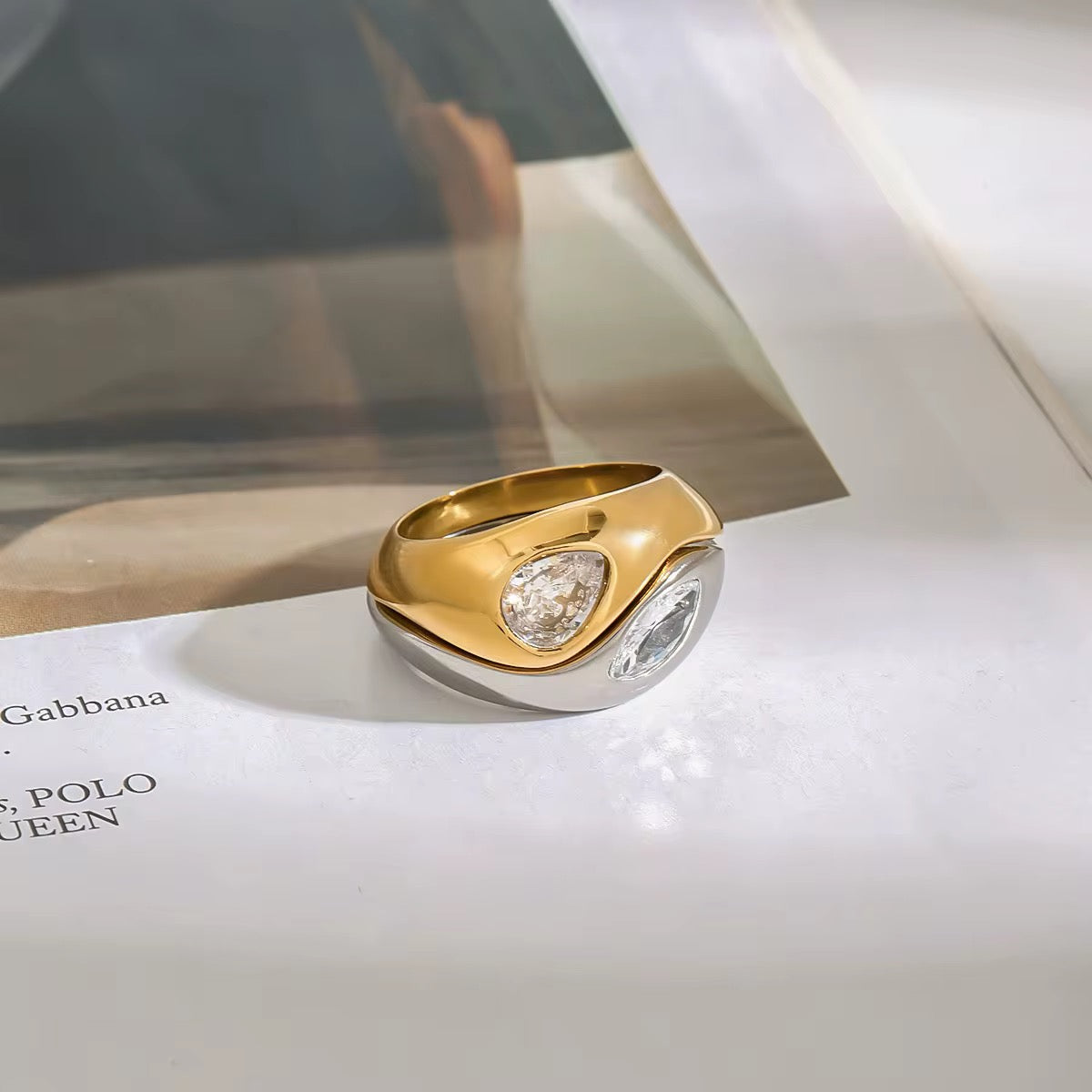 Dual Flow Crystal Ring