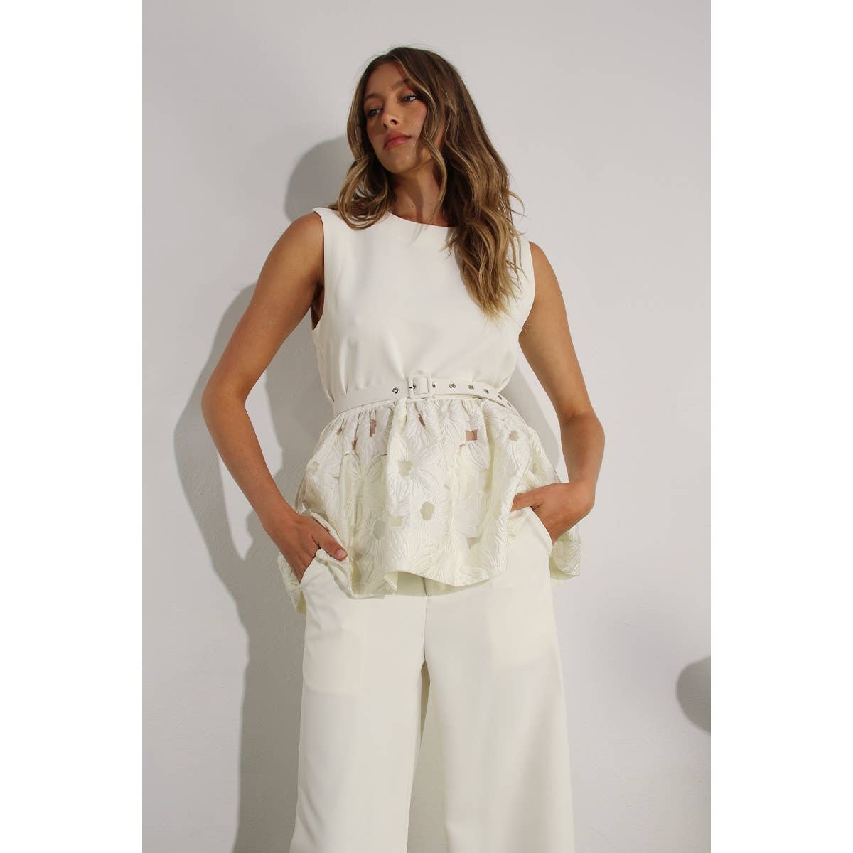 CROCHET LACE RUFFLE TOP AND PANTS SET: OFF WHITE