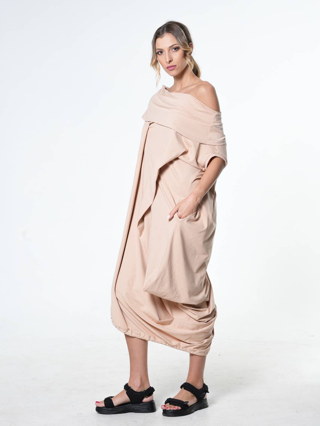 Oversize Cotton Kaftan Dress In Beige: Dark grey / L-XL-XXL