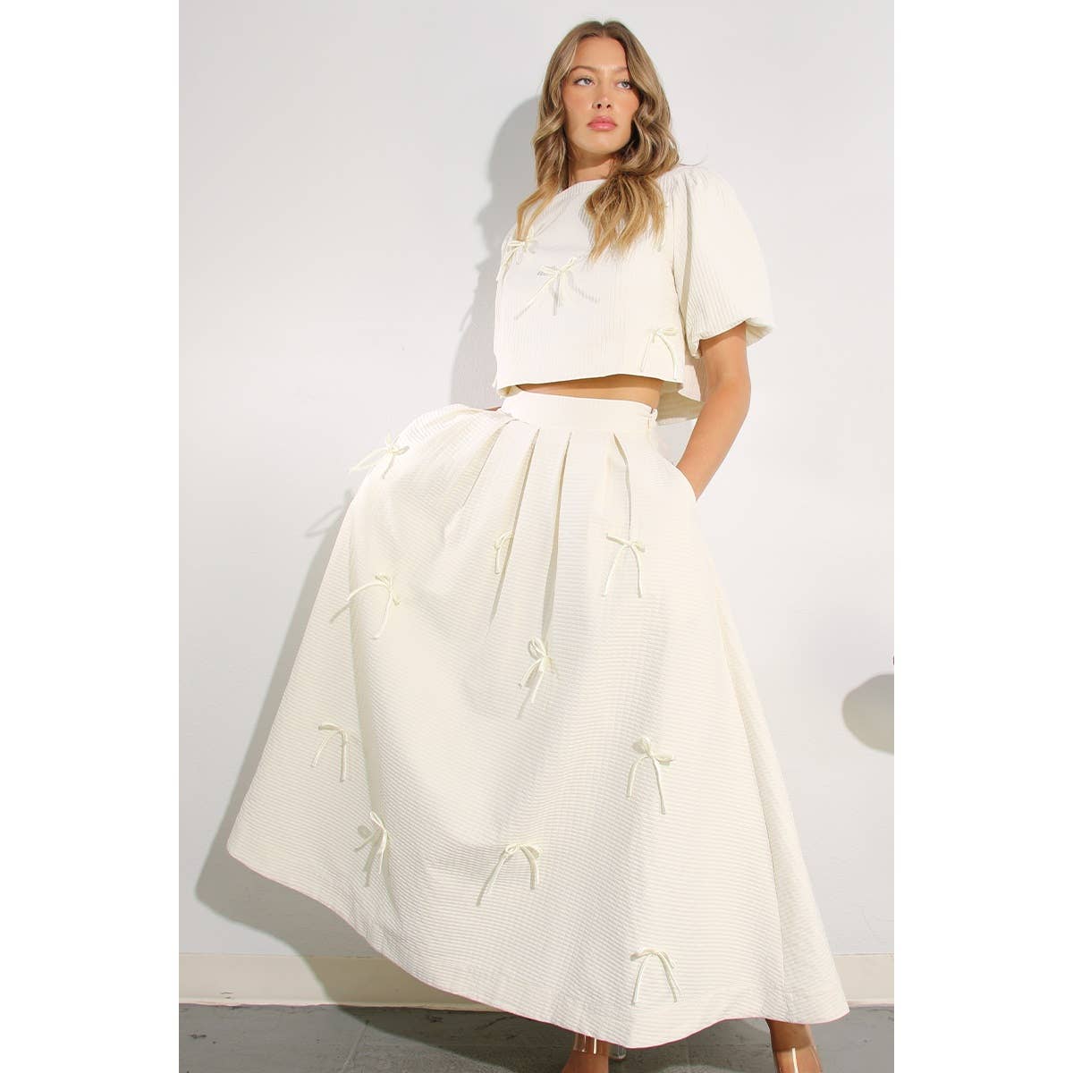 BOW EMBLLISHED TEXTURED TOP AND SKIRTS SET: OFF WHITE