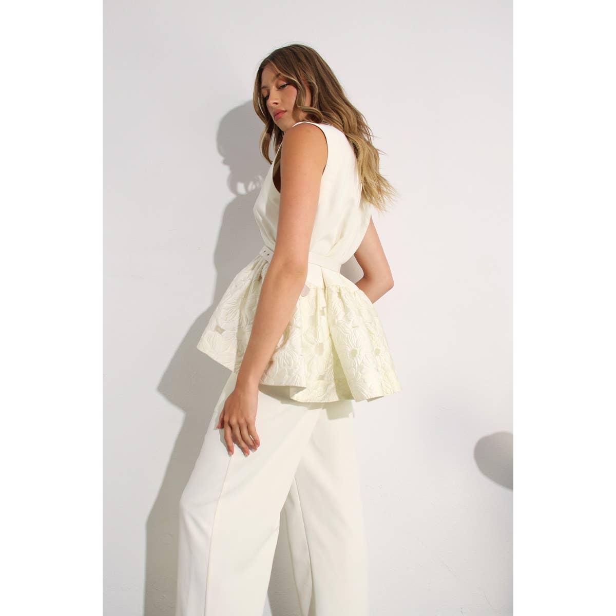 CROCHET LACE RUFFLE TOP AND PANTS SET: OFF WHITE