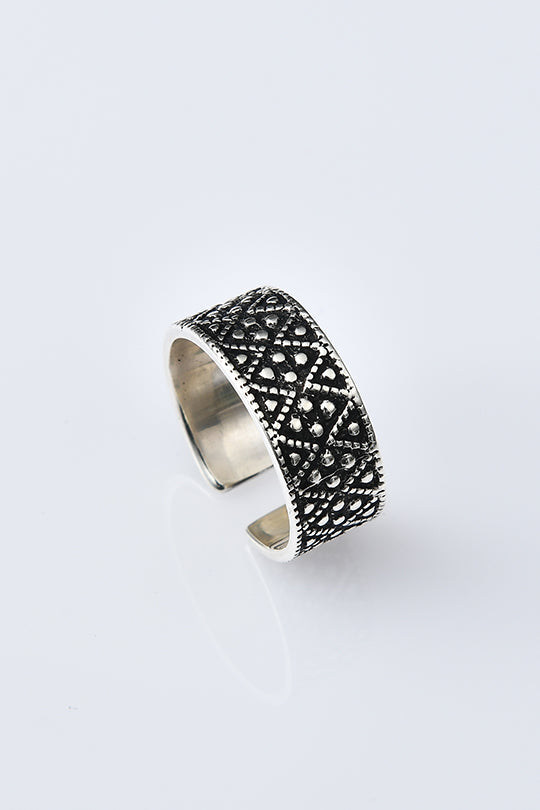 Karpet Ring #2 - Lusanet Collective